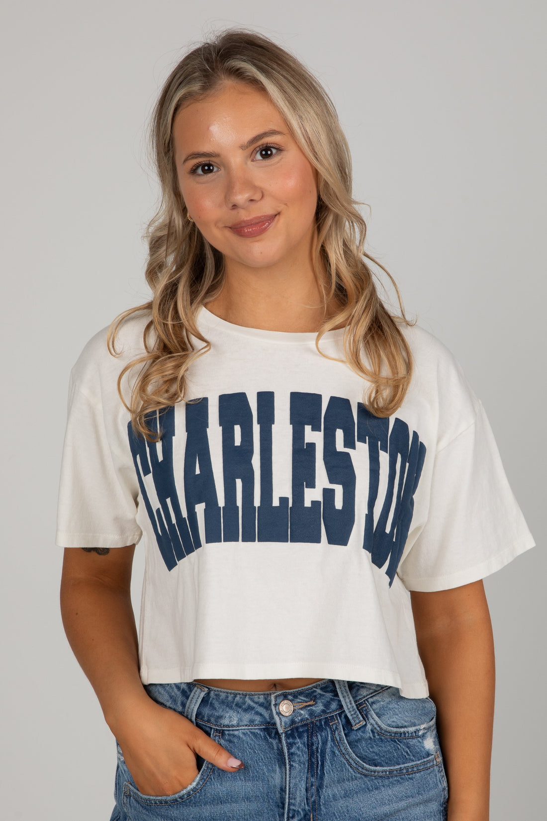 Off White/Navy Charleston Cropped Tee