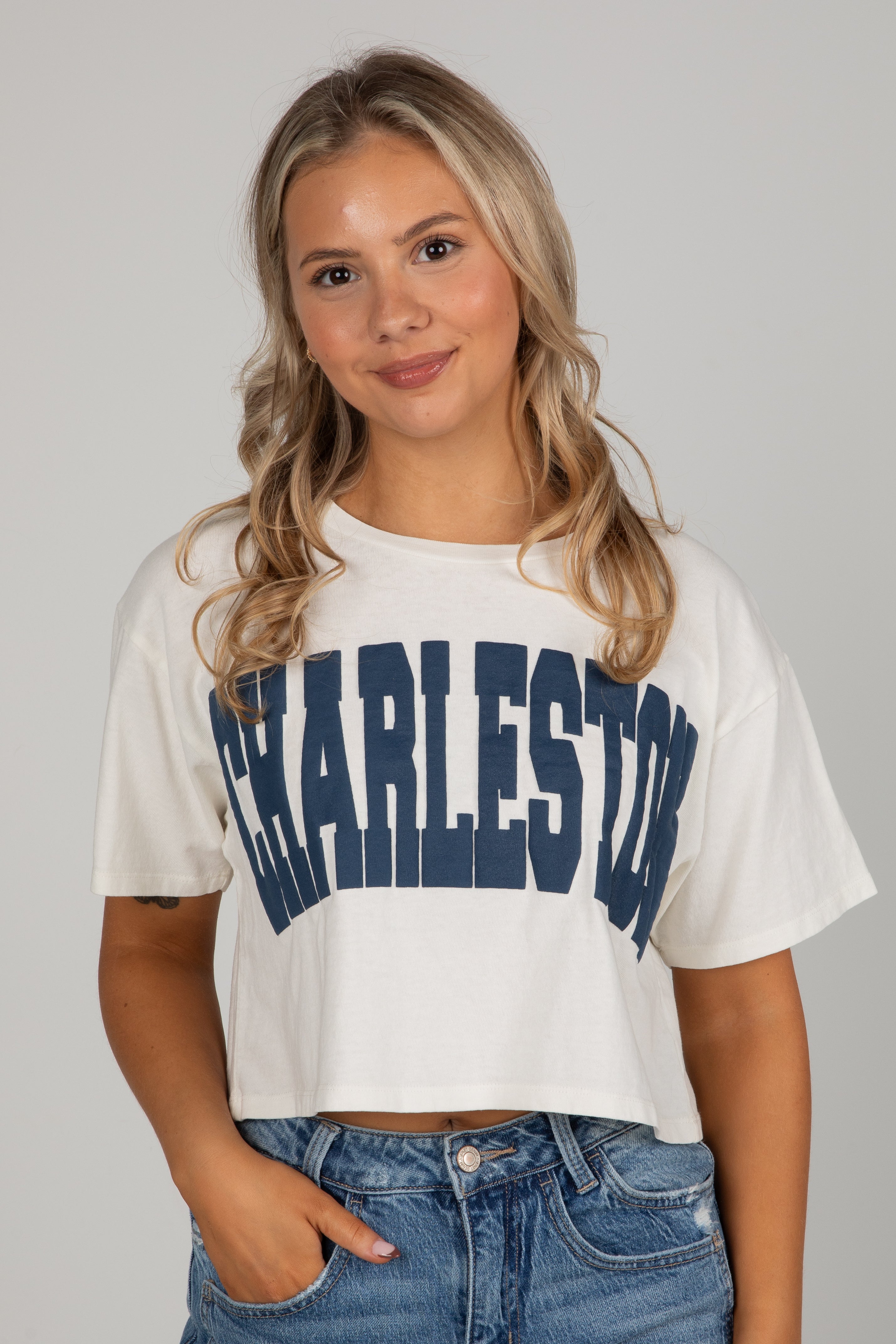 Off White/Navy Charleston Cropped Tee