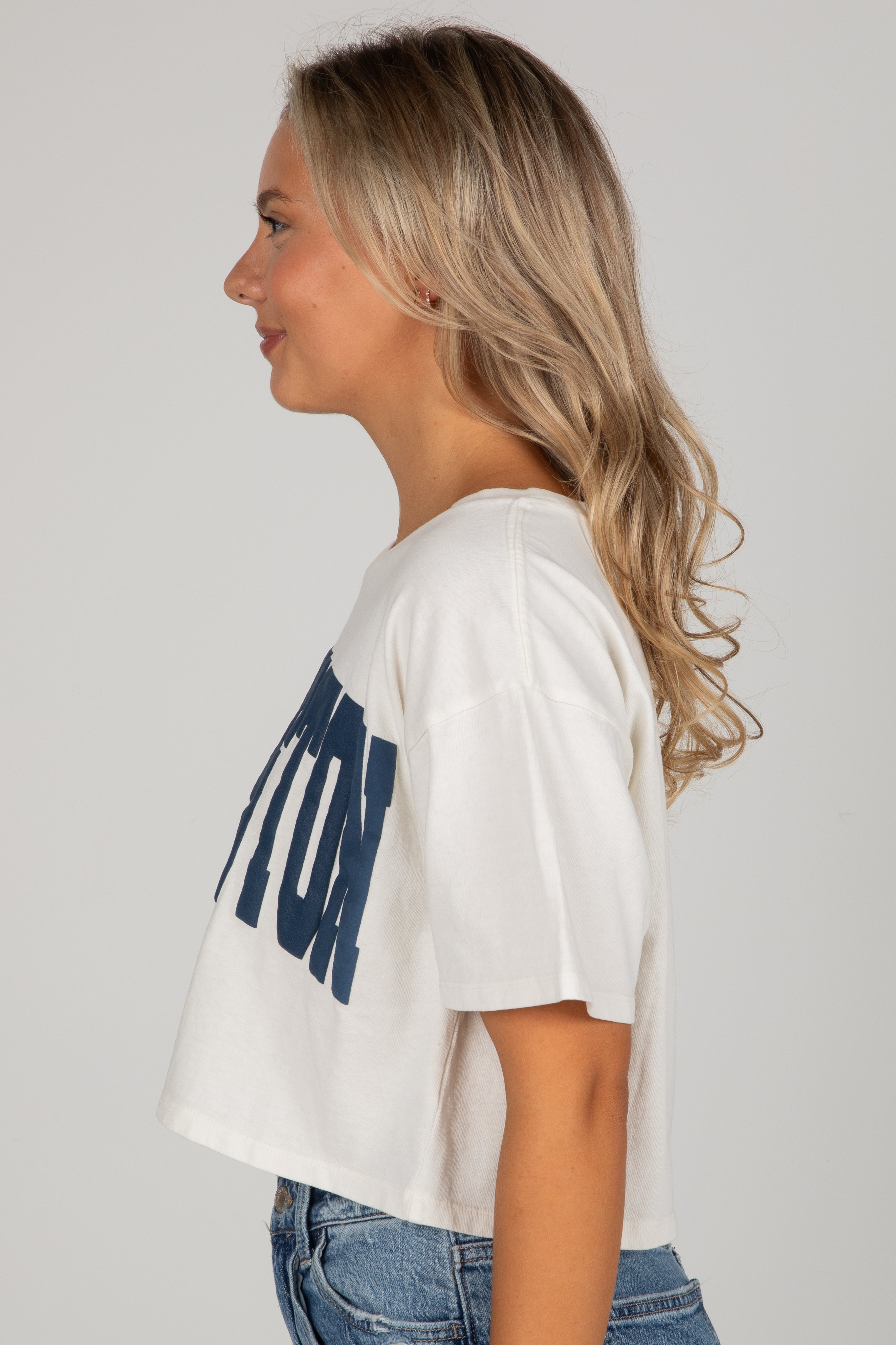 Off White/Navy Charleston Cropped Tee